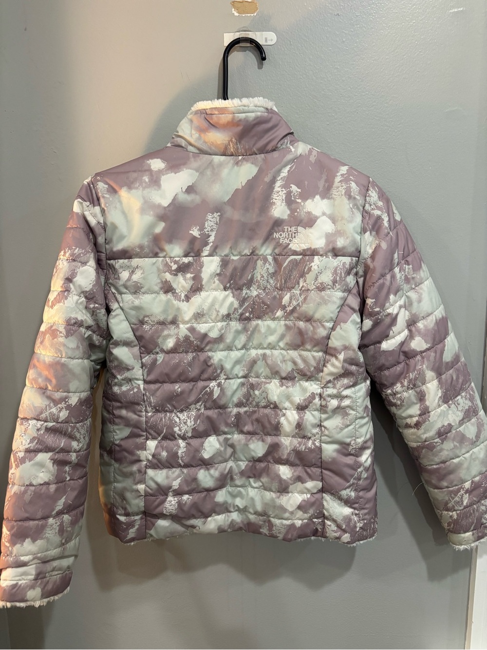 The North Face Girls Reversible Mossbud Swirl Jacket Purple White Size M (10/12) - Picture 2 of 7